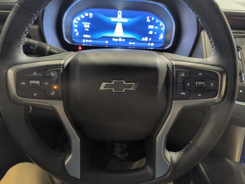 Used 2023 Chevrolet Suburban Z71 w/ Luxury Package image 10