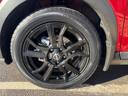 Used 2023 Nissan Kicks SR image 9