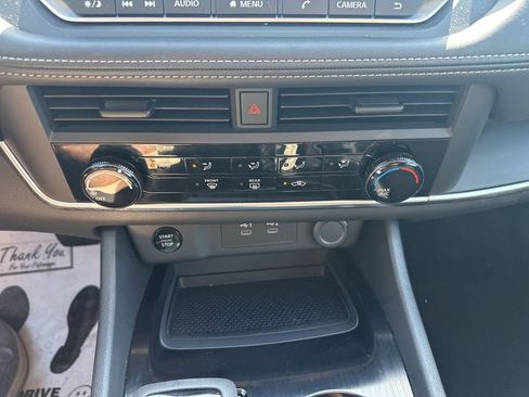 Used 2025 Nissan Rogue S image 22
