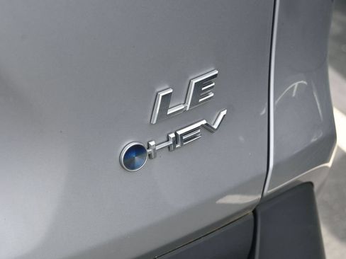 Used 2025 Toyota RAV4 LE AWD/4WD image 5
