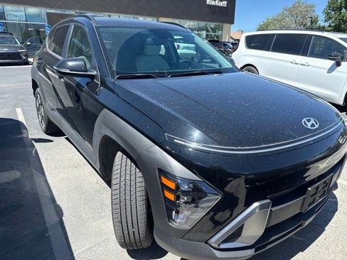 Used 2025 Hyundai Kona SEL AWD/4WD image 2