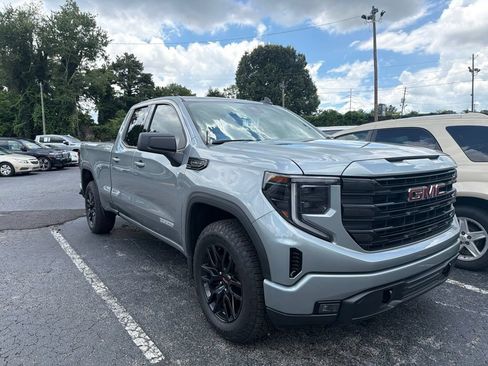 Used 2025 GMC Sierra 1500 Elevation AWD/4WD image 2