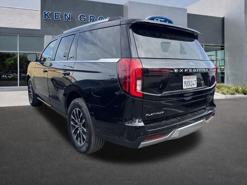 Used 2025 Ford Expedition Platinum image 5