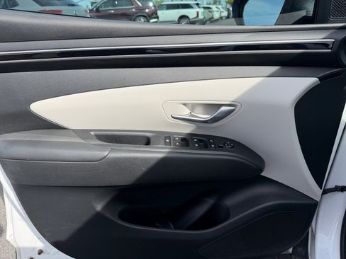 Certified 2023 Hyundai Tucson SE image 13