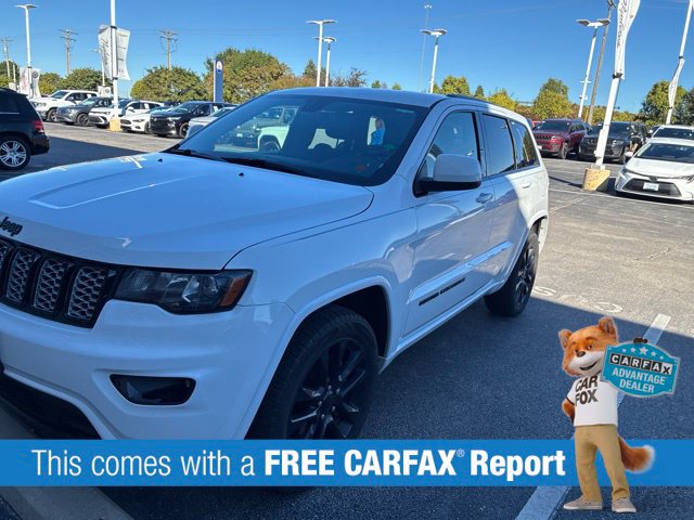 Used 2020 Jeep Grand Cherokee Altitude AWD/4WD image 2