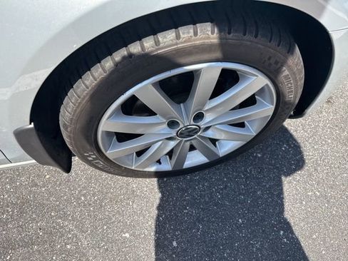 Used 2010 Volkswagen Jetta SE image 14