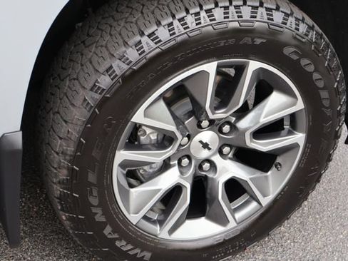Used 2025 Chevrolet Silverado 1500 RST w/ LPO, Dark Essentials Package AWD/4WD image 28