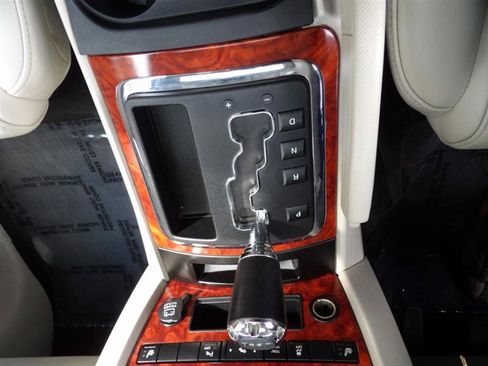 Used 2006 Jeep Commander Limited w/ Trailer Tow Group IV image 19