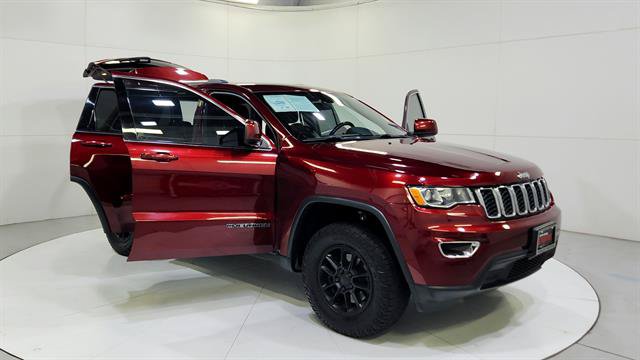 Used 2020 Jeep Grand Cherokee Laredo RWD image 29
