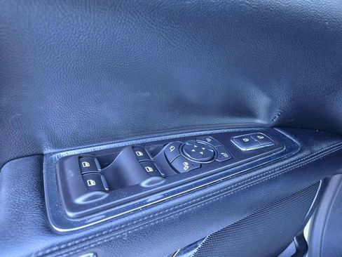 Used 2018 Lincoln Continental Select w/ Continental Climate Package image 32