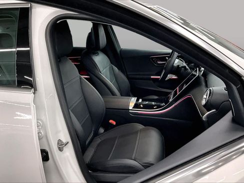Used 2023 Mercedes-Benz C 300 Sedan image 8