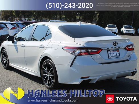 Used 2023 Toyota Camry SE image 9