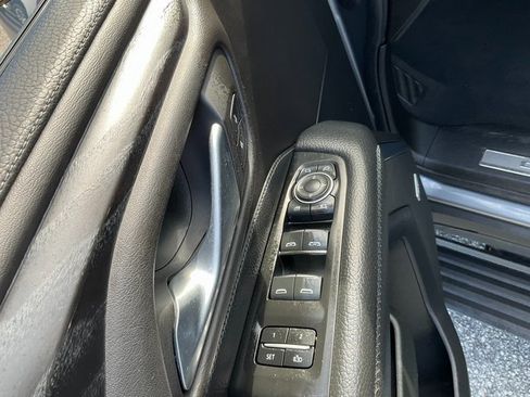 Used 2022 GMC Yukon XL Denali image 8