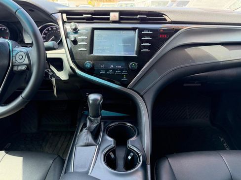 Used 2018 Toyota Camry SE FWD image 26