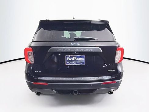 Used 2023 Ford Explorer XLT w/ Equipment Group 202A AWD/4WD image 8