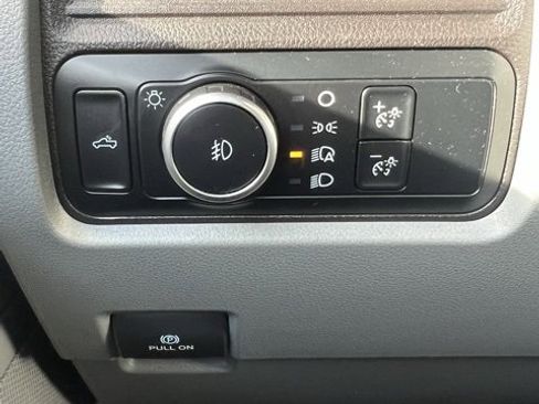 Used 2024 Ford F250 XLT w/ Snow Plow Prep Package image 27