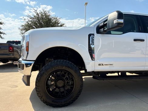Used 2024 Ford F250 XLT w/ FX4 Off-Road Package AWD/4WD image 4