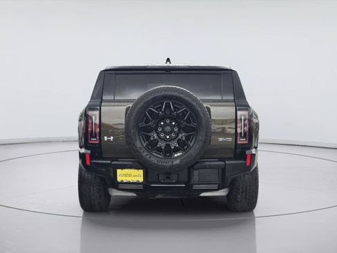 Used 2025 GMC Hummer EV 2X w/ LPO, Roof Cross Rail Package AWD/4WD image 7