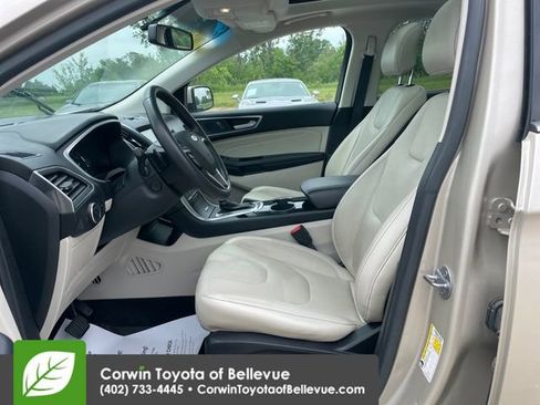 Used 2018 Ford Edge Titanium w/ Equipment Group 301A AWD/4WD image 17