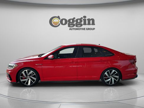 Used 2019 Volkswagen Jetta GLI image 3