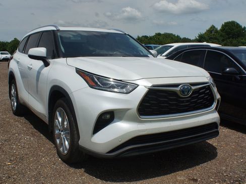 Used 2022 Toyota Highlander Limited AWD/4WD image 1
