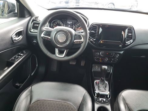 Used 2021 Jeep Compass Latitude FWD image 11