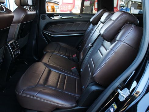 Used 2016 Mercedes-Benz GL 63 AMG 4MATIC image 29