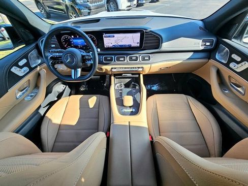 Certified 2025 Mercedes-Benz GLS 580 4MATIC image 31