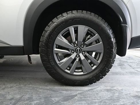 Used 2024 Nissan Pathfinder SV w/ Black Appearance Package image 14