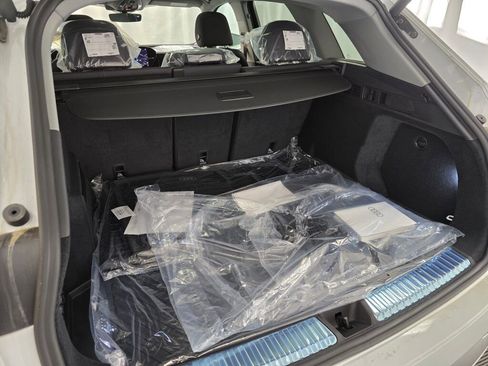 New 2025 Audi Q5 Premium image 18