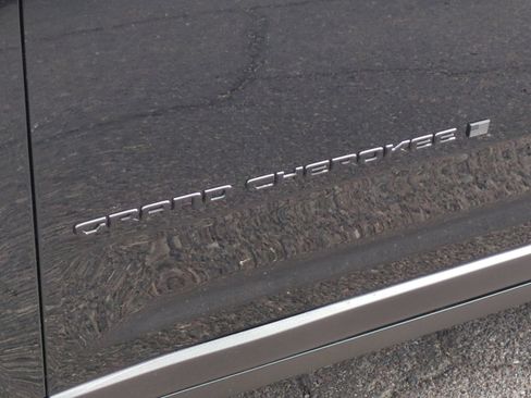 New 2026 Jeep Grand Cherokee Altitude image 24