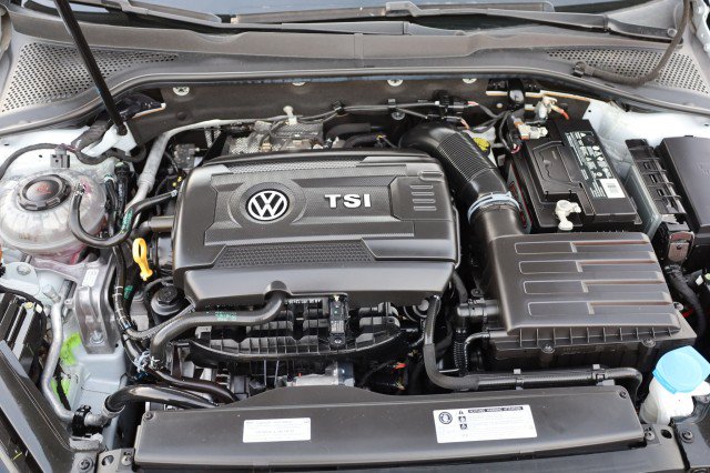Used 2020 Volkswagen GTI SE FWD image 51
