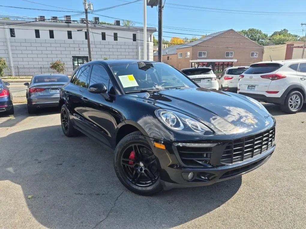 Used 2018 Porsche Macan Sport Edition AWD/4WD image 22