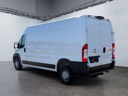 Used 2023 RAM ProMaster 2500 w/ Driver Convenience Group FWD image 5
