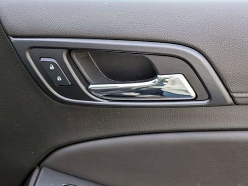 Used 2020 Chevrolet Suburban LT image 39