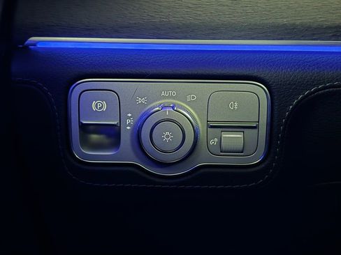 Used 2021 Mercedes-Benz GLE 350 4MATIC image 40