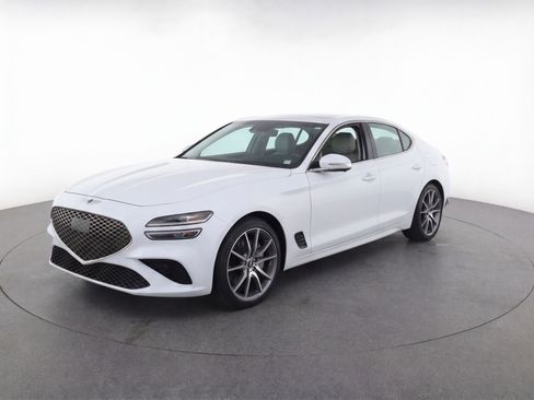 Used 2025 Genesis G70 2.5T image 3