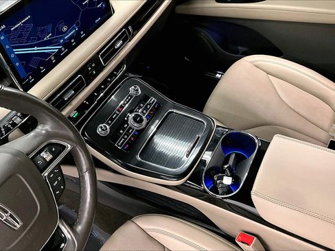 Used 2022 Lincoln Nautilus Reserve AWD/4WD image 16