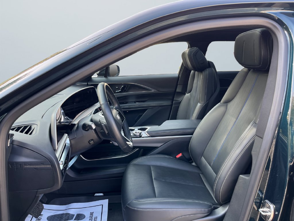 Used 2024 Cadillac Lyriq Luxury w/ LPO, Floor Liner Package RWD image 9
