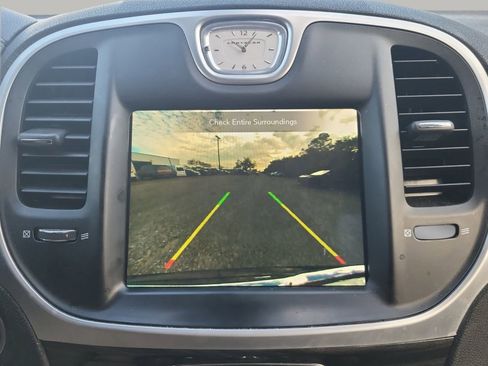 Used 2019 Chrysler 300 Touring w/ Sport Appearance Package image 21