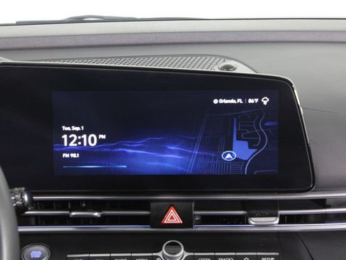 Certified 2024 Hyundai Elantra SEL w/ Convenience Package FWD image 9