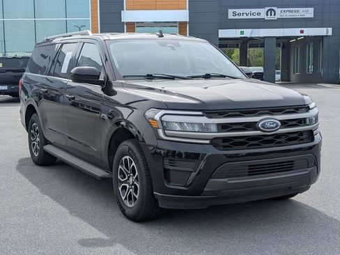 Used 2024 Ford Expedition Max XLT image 2
