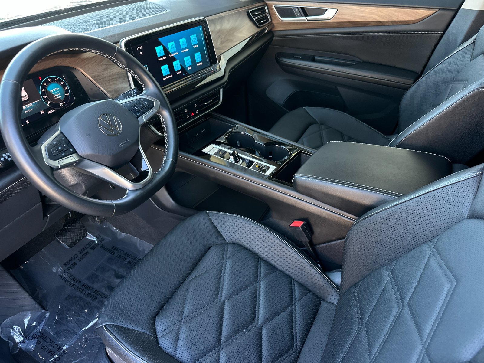 Used 2025 Volkswagen Atlas SE AWD/4WD image 9