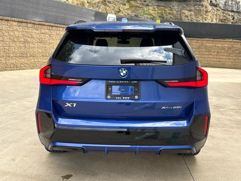 Used 2025 BMW X1 xDrive28i w/ M Sport Package image 4