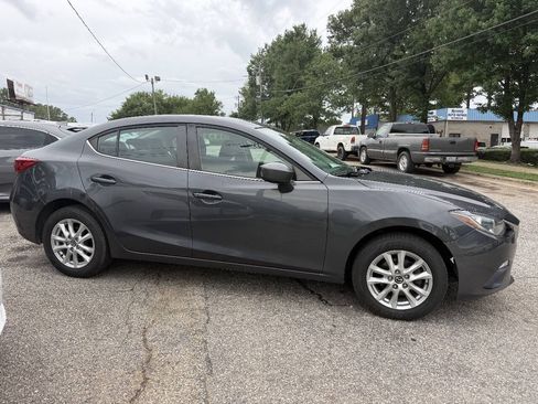 Used 2016 MAZDA MAZDA3 i Sport w/ Preferred Equipment Package FWD image 4