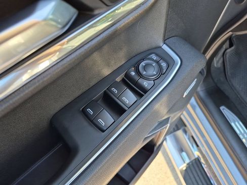 Used 2025 GMC Sierra 1500 SLT AWD/4WD image 22