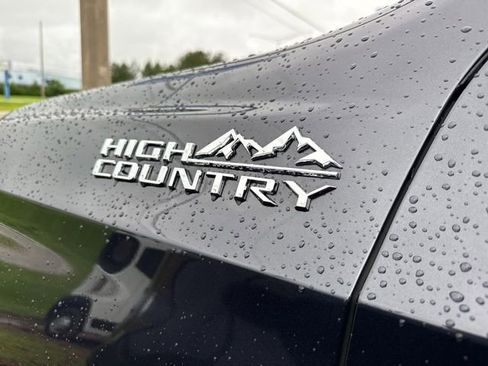 Used 2023 Chevrolet Tahoe High Country w/ Advanced Technology Package RWD image 5