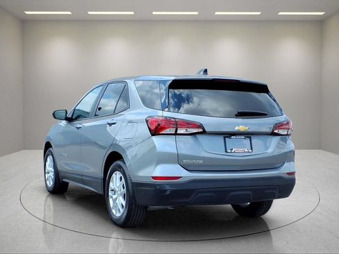 Used 2024 Chevrolet Equinox LS w/ LS Convenience Package FWD image 6