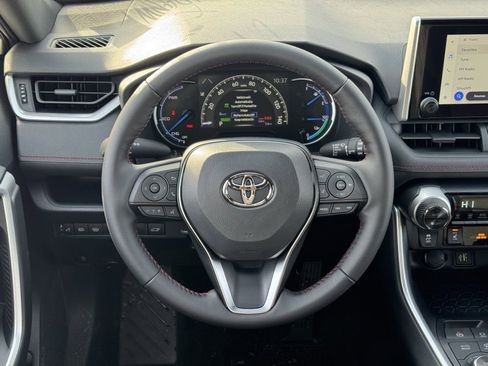 New 2025 Toyota RAV4 SE image 13