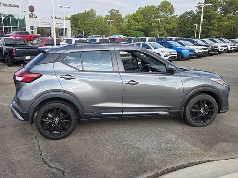 Used 2024 Nissan Kicks SR w/ Interior Electronics Package FWD image 14